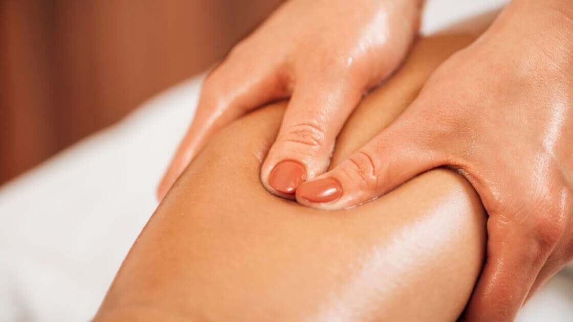 A Complete Guide On How to Give An Amazing Back Massage